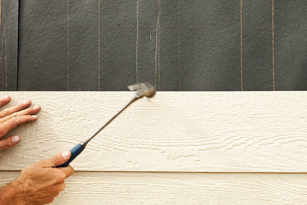 Siding Removal and Disposal in Airport, CA